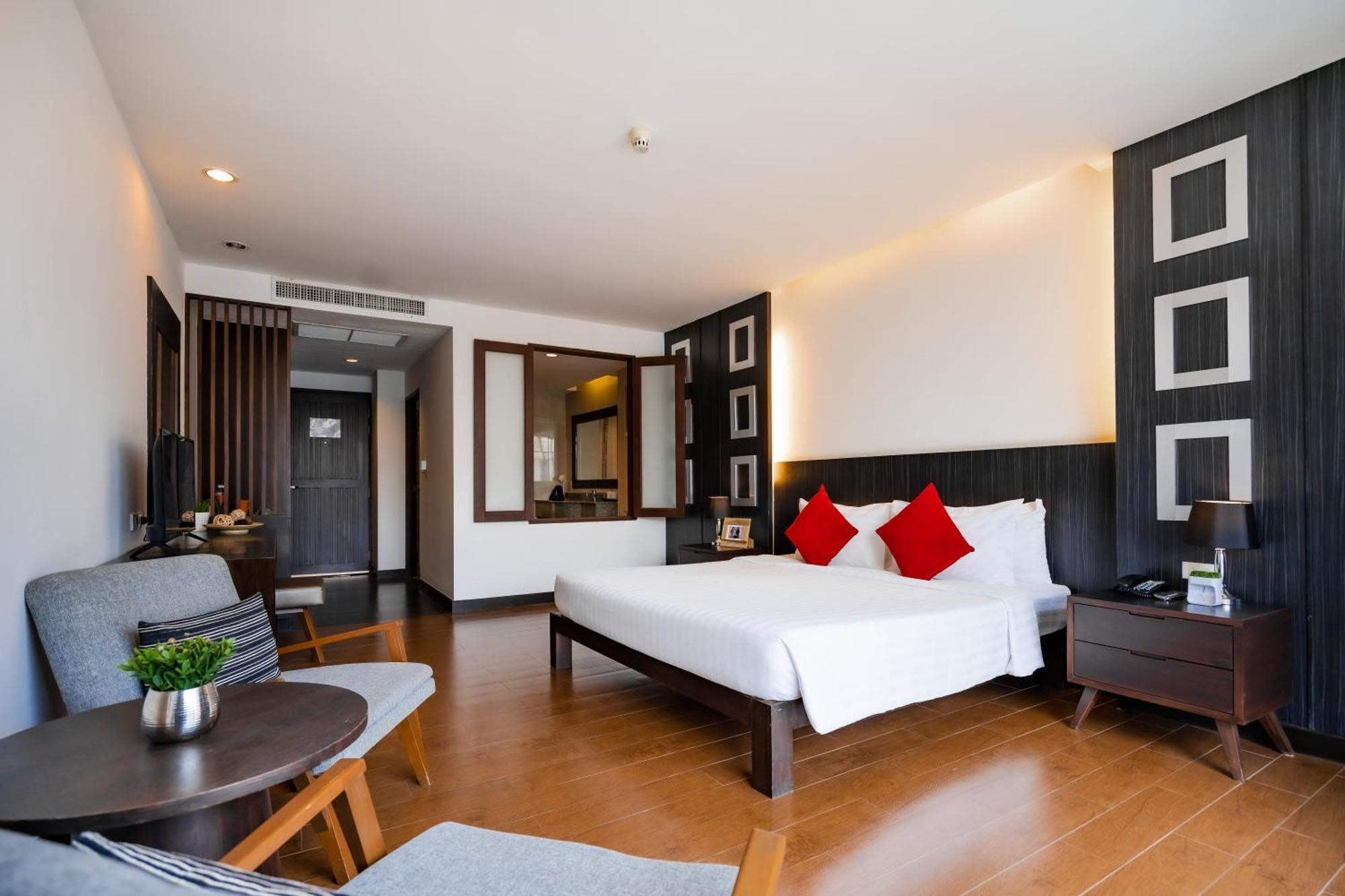 Hotel J Pattaya Esterno foto