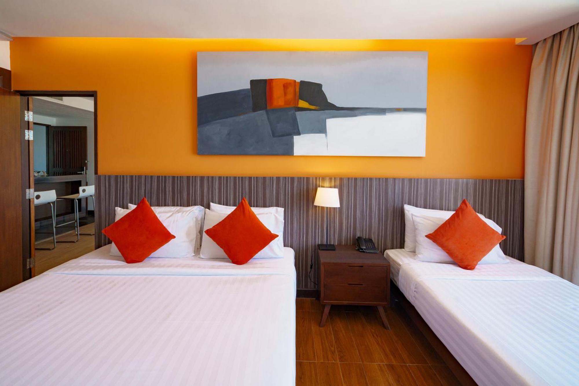 Hotel J Pattaya Esterno foto